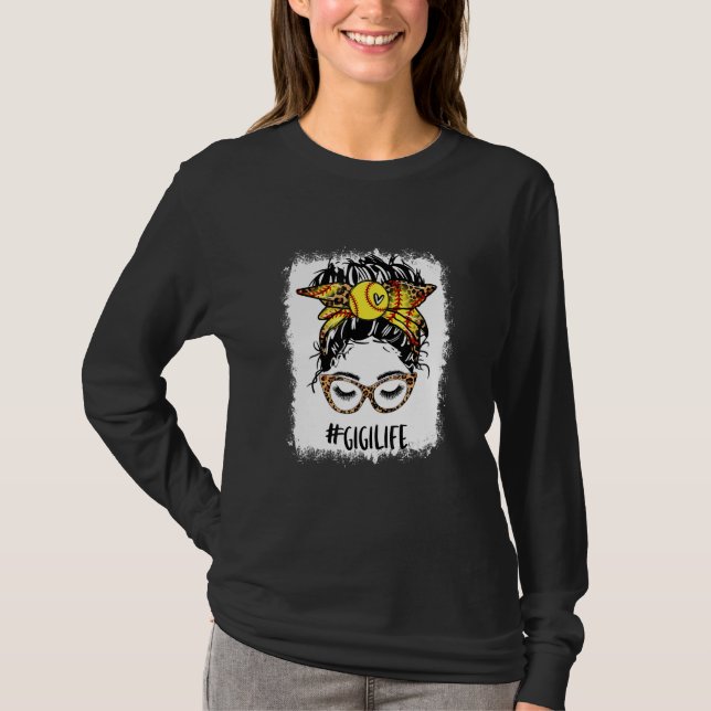 Bleached Softball Gigi Messy Bun Game Day Mammor T Shirt (Framsida)