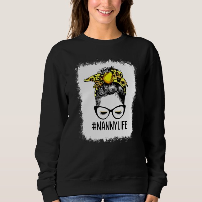 Bleached Softball Nanny Life Leopard Messy Bun MOT T Shirt (Framsida)