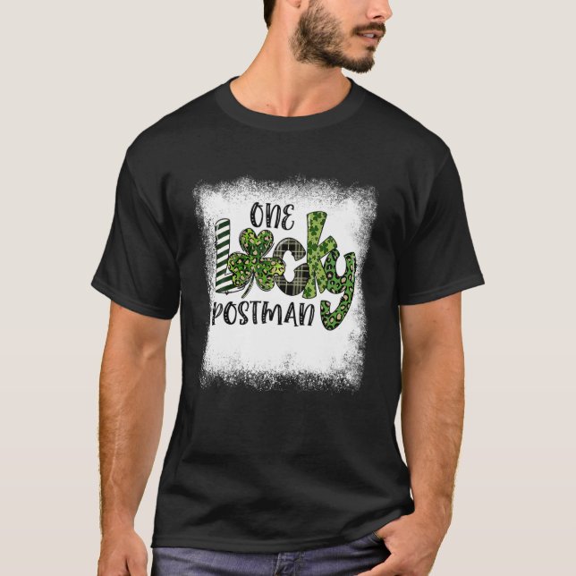 Bleached St patricks day Leopard One Lucky Postman T Shirt (Framsida)