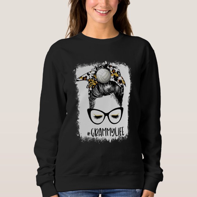 Bleached Volleyball Grammy Life Leopard Messy Bun T Shirt (Framsida)