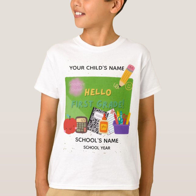 BLEEGRAPICS: Hej, första klass! T Shirt (Framsida)