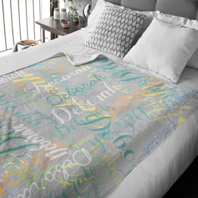 blek grått fleecefilt med hennes namn (Skapare uppladdad)