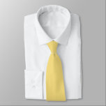 Blek Gult Gömt Initialer Solid Färg Slips<br><div class="desc">Blekens Gult Gömt Initialer Solid Färg. För bröllop eller daglig använda,  med initialer gömt på baksidan som du enkelt kan anpassa eller ta bort om det inte behövs. Kan ändras till valfri färg via alternativet Anpassa ytterligare,  eller meddela mig om du behöver hjälp med detta.</div>