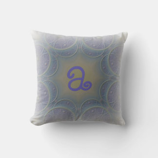 Blek Lavender Designad Monogram Kudde