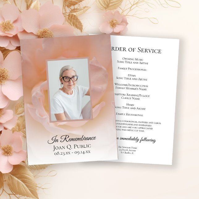 Blek Rosa ros Flower Funeral Memorial Service Program (Skapare uppladdad)