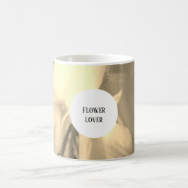 blek vintage blomma monogram mugg