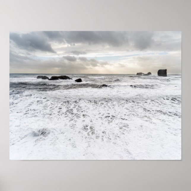 Blekt skummande havslandskap, Island Poster (Framsidan)