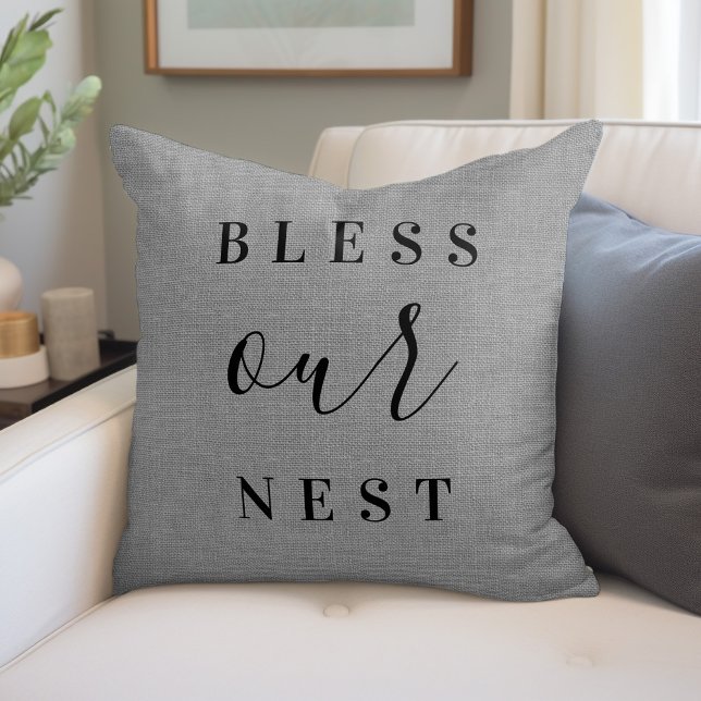 Bless our Nest | Rustic Grått Farmhouse Kudde (Skapare uppladdad)