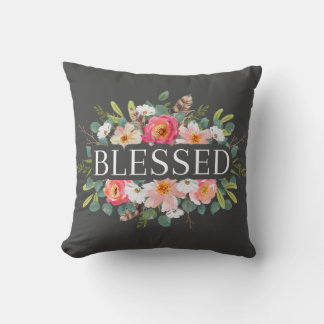 BLESSED - blommigt dekorativ kudde