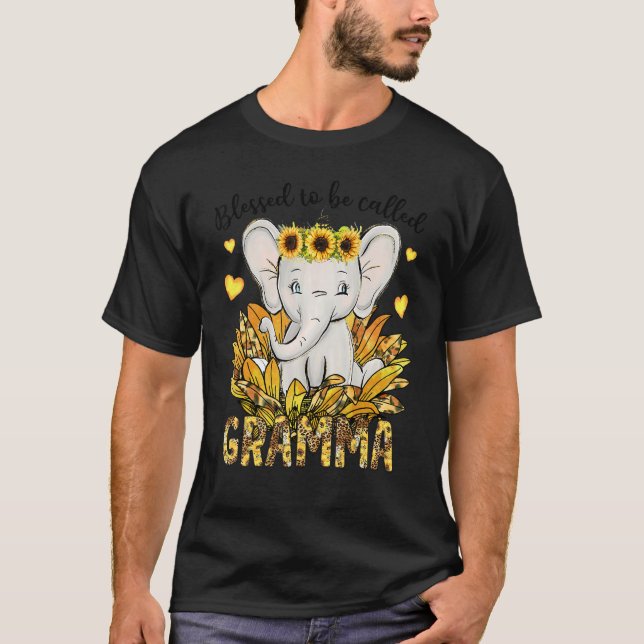 Blessed To Be Called Gramma Sunflower Elephant Mot T Shirt (Framsida)