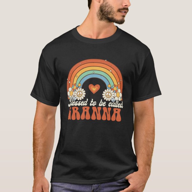 Blessed To Be Called Granna Groovy Rainbow Mothers T Shirt (Framsida)