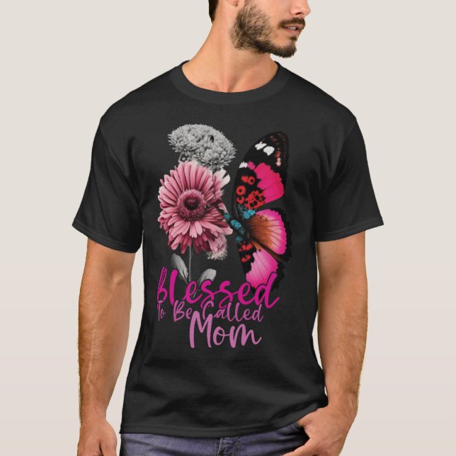 Blessed To Be Called Mom Mother s Day 2023 Butterf T Shirt (Framsida)