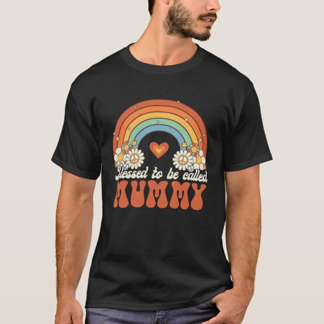 Blessed To Be Called Mummy Groovy Rainbow Mothers  T Shirt (Framsida)