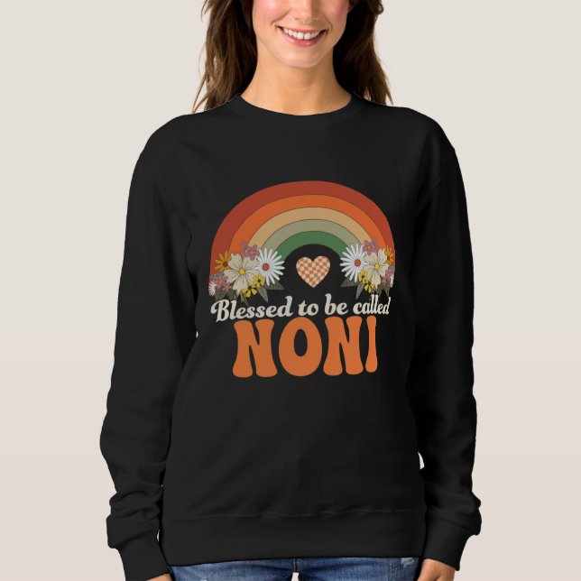 Blessed To Be Called Noni Groovy Rainbow Noni Hipp T Shirt (Framsida)