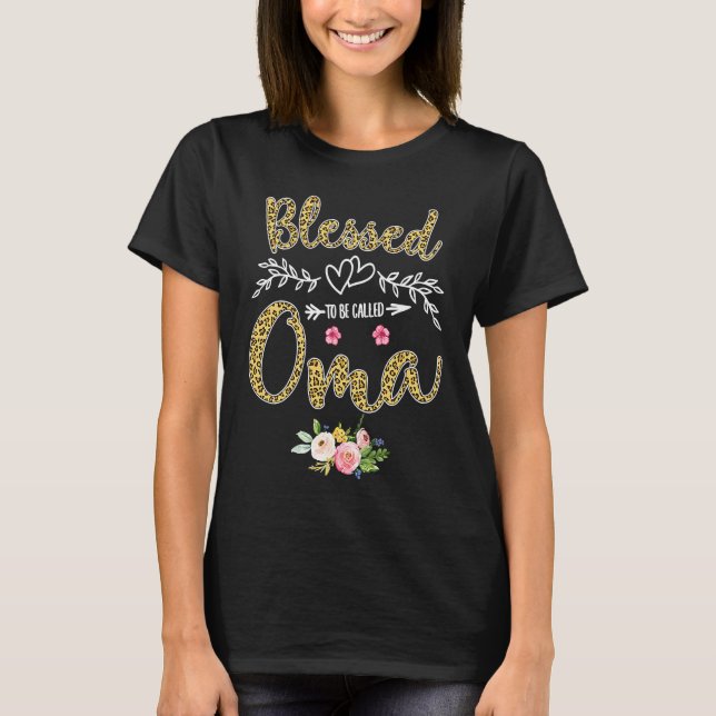 Blessed To Be Called Oma  Pretty Leopard Print T Shirt (Framsida)