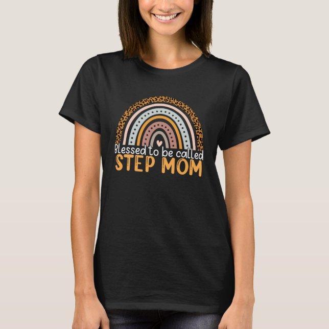 Blessed To Be Called Step Mom Leopard Rainbow Step T Shirt (Framsida)