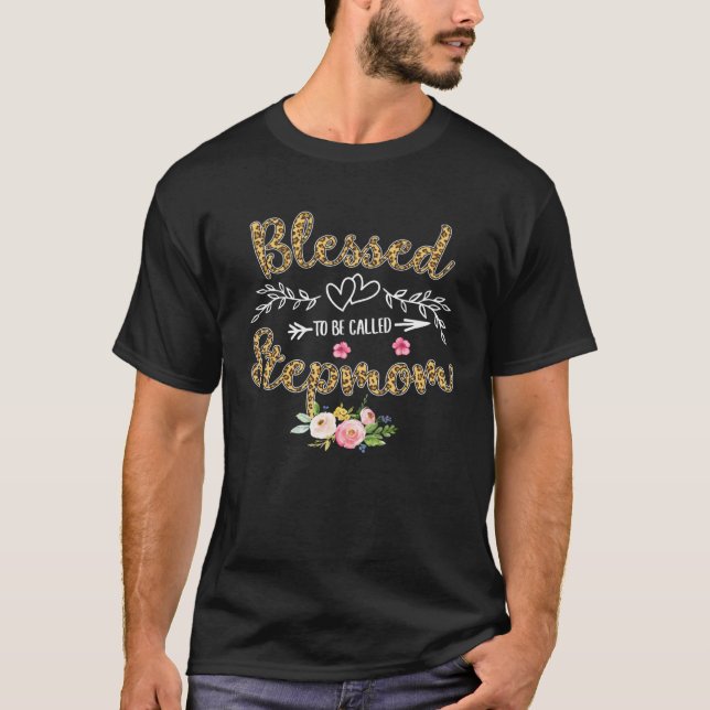 Blessed To Be Called Stepmom  Pretty Leopard Print T Shirt (Framsida)