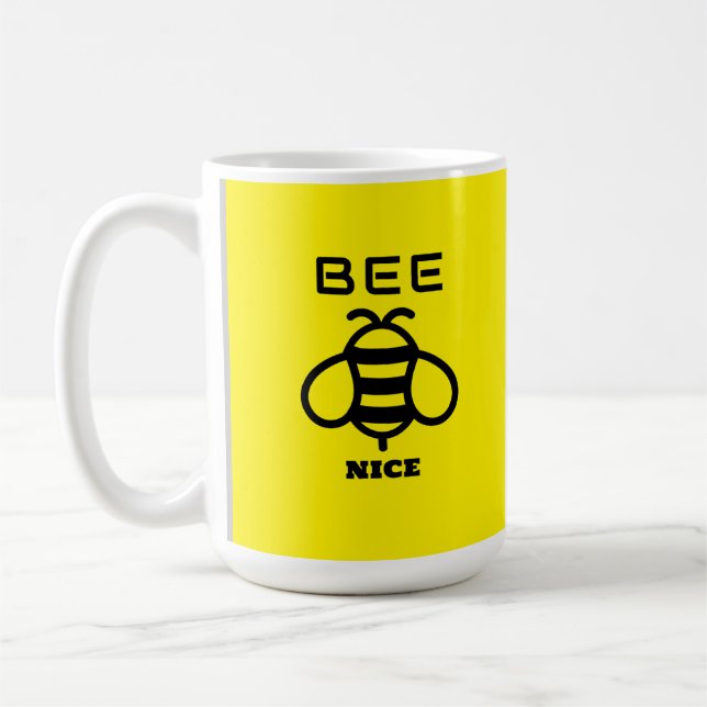 Bli snäll med gul bakgrundsdesign kaffemugg (Vänster)