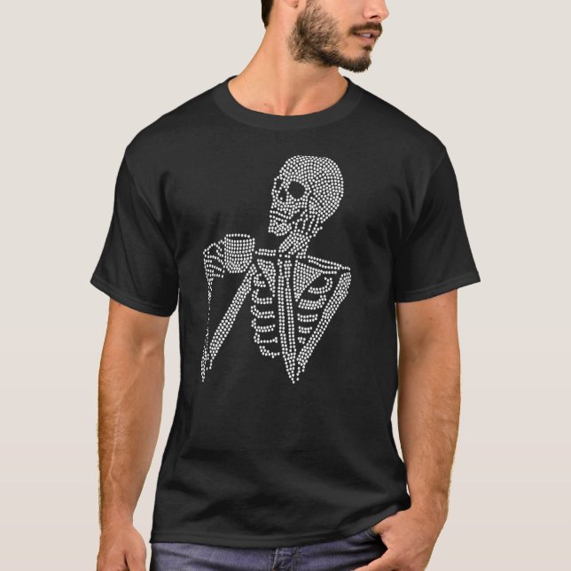 Bling Goth Rhinestone Skull Skeleton Drinking Coff T Shirt (Framsida)