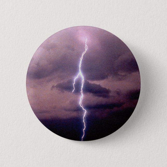 Blixt kasta i sig under thunderstorm knapp (Framsida)