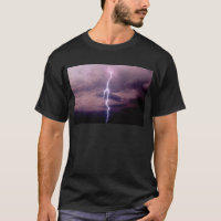Blixt kasta i sig under thunderstorm