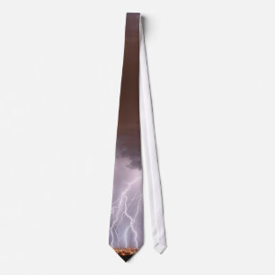 Blixt över stad slips