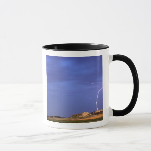 Blixten slår ned på buttes nära Scottsbluff Mugg (Höger)