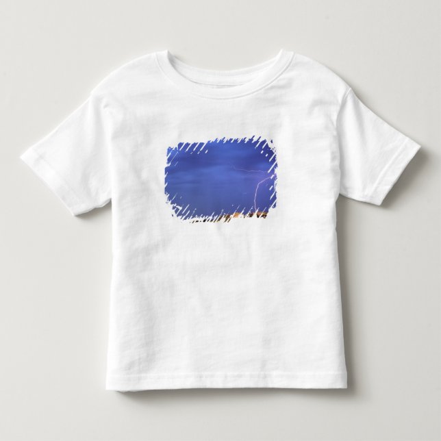 Blixten slår ned på buttes nära Scottsbluff T Shirt (Framsida)