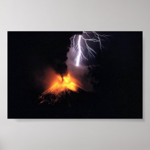 Blixtnedslag över Volcano Indonesia Poster
