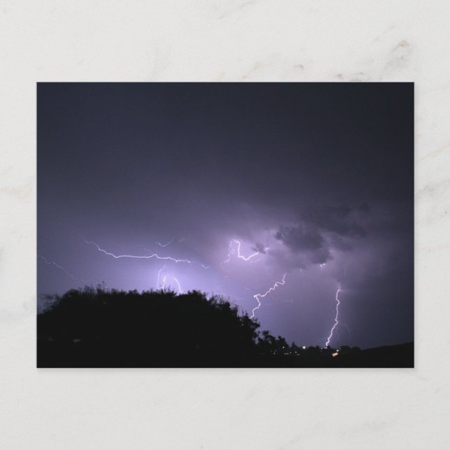 Blixtstorm vid lila himmel vykort (Framsida)