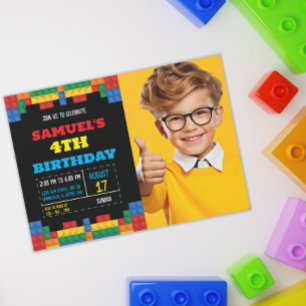 Blockbyggfoto på födelsedagskalender för Byggnad Inbjudningar