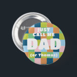 Blockhanteraren för färgad Roligt Checker för späd Knapp<br><div class="desc">Denna färgstarka och könsneutrala knapp är ett roligt sätt att fira att far ska vara vid ett pars babydusch och  glädjen med familj och vänner så att alla vet vem den stolta pappa som ska vara är lika bra som hans riktiga namn.</div>