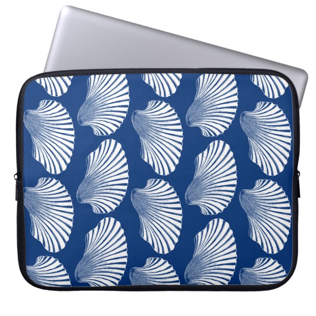 Blockutskrift av Scallop-Snäcka, Blå och vit marin Laptop Sleeve (Framsidan)