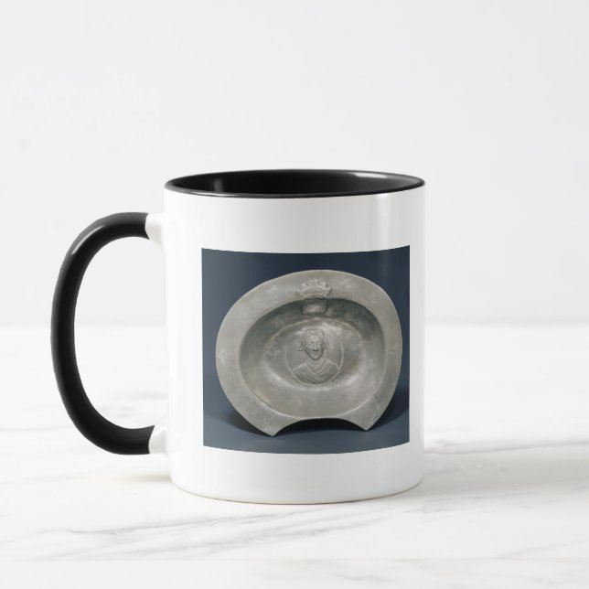 Blöda bunke, fransk, 15th århundrade, pewter mugg (Vänster)