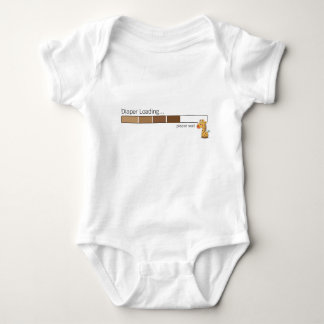 Blöja som laddar… giraffspädbarnrankan tee shirt