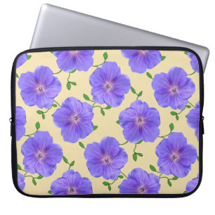 Blom- blåttpelargon på någon färg laptop sleeve
