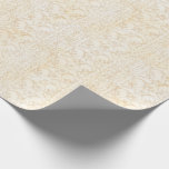 Blom- damastast kräm och beigebröllop presentpapper<br><div class="desc">Delikat blom- damast skuggar in av kräm,  beige,  och guld gör en charmig gåvasjal för något tillfälle. Presentera ett damastast tryck från samling för Tim Coffeys Flutterby neutralt.</div>
