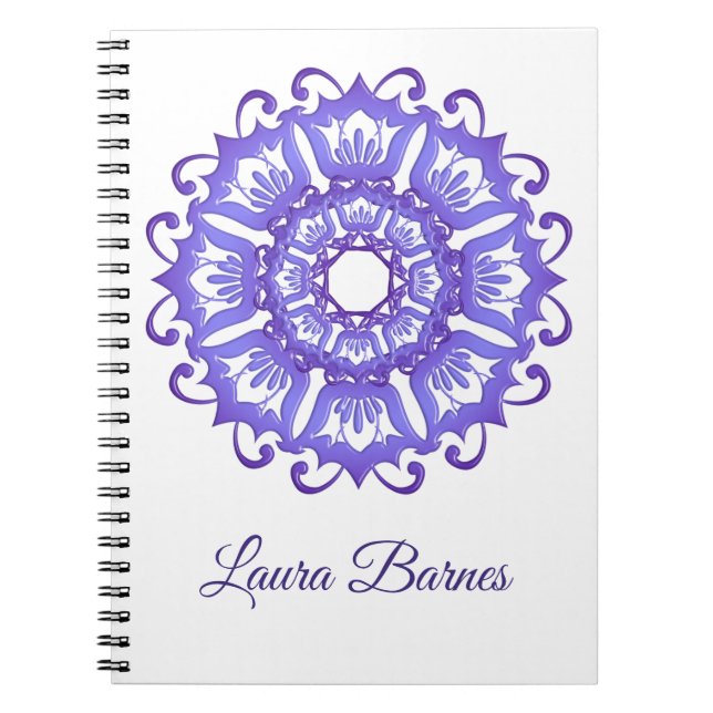Blom- violett mandala. Namn Anteckningsbok (Framsidan)