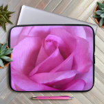 Blomfotot från blomman Shock rosa - enkel, djärv,  Laptop Sleeve<br><div class="desc">Ett närliggande foto av en levande lila-rosa ros gör att du vill "stoppa och lukta blommorna". Ta det lugnt och andas in fotonas skönhet när du användor det här fantastiska fotot på neopren laptop sleeve. Laptop sleeve finns i tre storlekar: 15, 13 och 10 tum. Gör en underbar gåva till...</div>