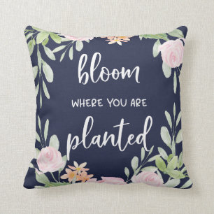 Blomma var du är planterad blom- typografi kudde