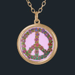 Blommafredsteckensymbol Guldpläterat Halsband<br><div class="desc">Ett retro fredstecken-/fredsymbol med tiefärgfärger och färgaden blommar ljust över det. En färgrik design för stolt hippies/älskare av världsfred.</div>