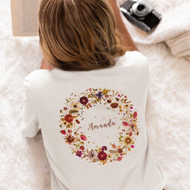 Blommande cirkel | Pressad blomsterkonst av S. Fri T Shirt (Skapare uppladdad)