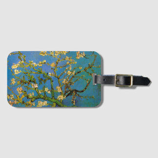 Blommande mandelträd av Vincent van Gogh Bagagebricka