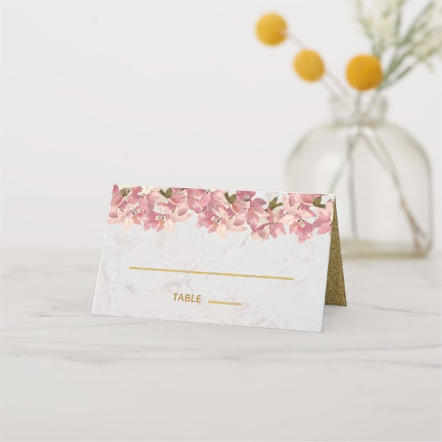 Blommande rosa orkidéer guldmarmor elegant bröllop placeringskort (Framsida)