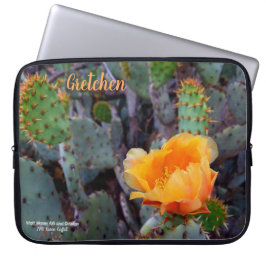blommar av orangens prickbildfotografi av päronakt laptop fodral