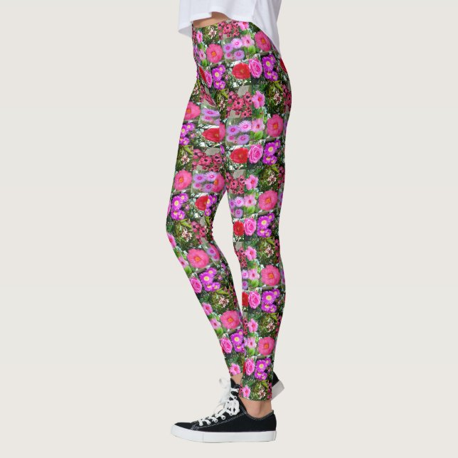 "Blommar för Rosa: En Blommigt Photo Collage" Leggings (Vänster)