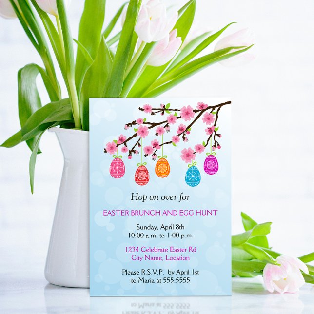 Blommar Gren Påskägg Party Inbjudningar (Elegant Easter Party invitation with a spring flowering branch with easter eggs hanging.)