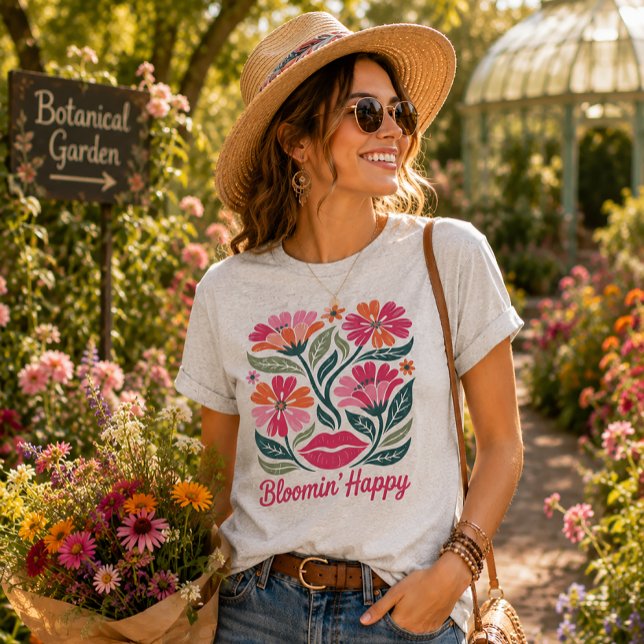 Blommar Lycklig T Shirt (Skapare uppladdad)