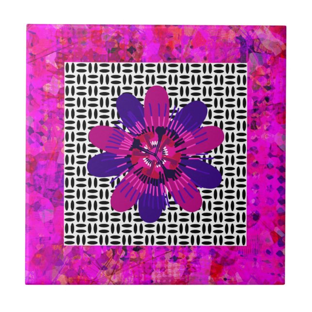 Blommar Petals in Rosa and Lila Black and White Kakelplatta (Framsidan)
