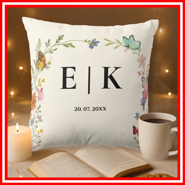 Blommig Boho Vildblommor Monogram Fjäril Kudde (Skapare uppladdad)